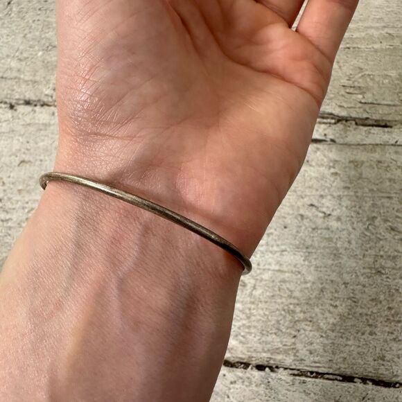 Vintage Mexican Alpaca Silver Pressed Flower Bangle Bracelet - Picture 3 of 8